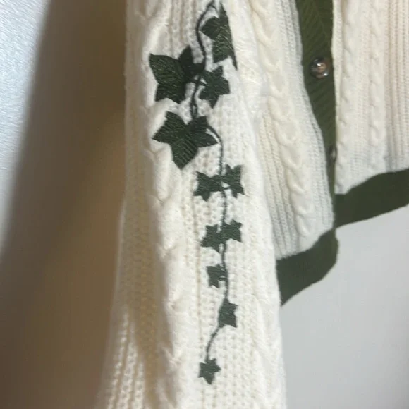 Taylor Swift Evermore Folklore Chunky Cable Knit Button Front Cardigan Sweater - Picture 3 of 5